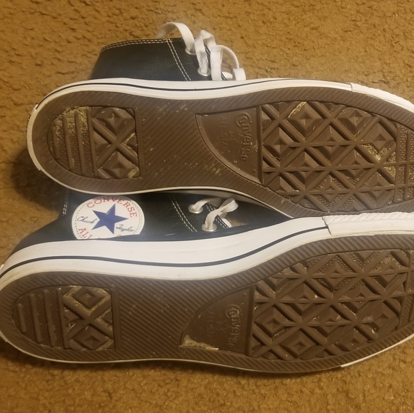 Converse - Picture 2 of 3